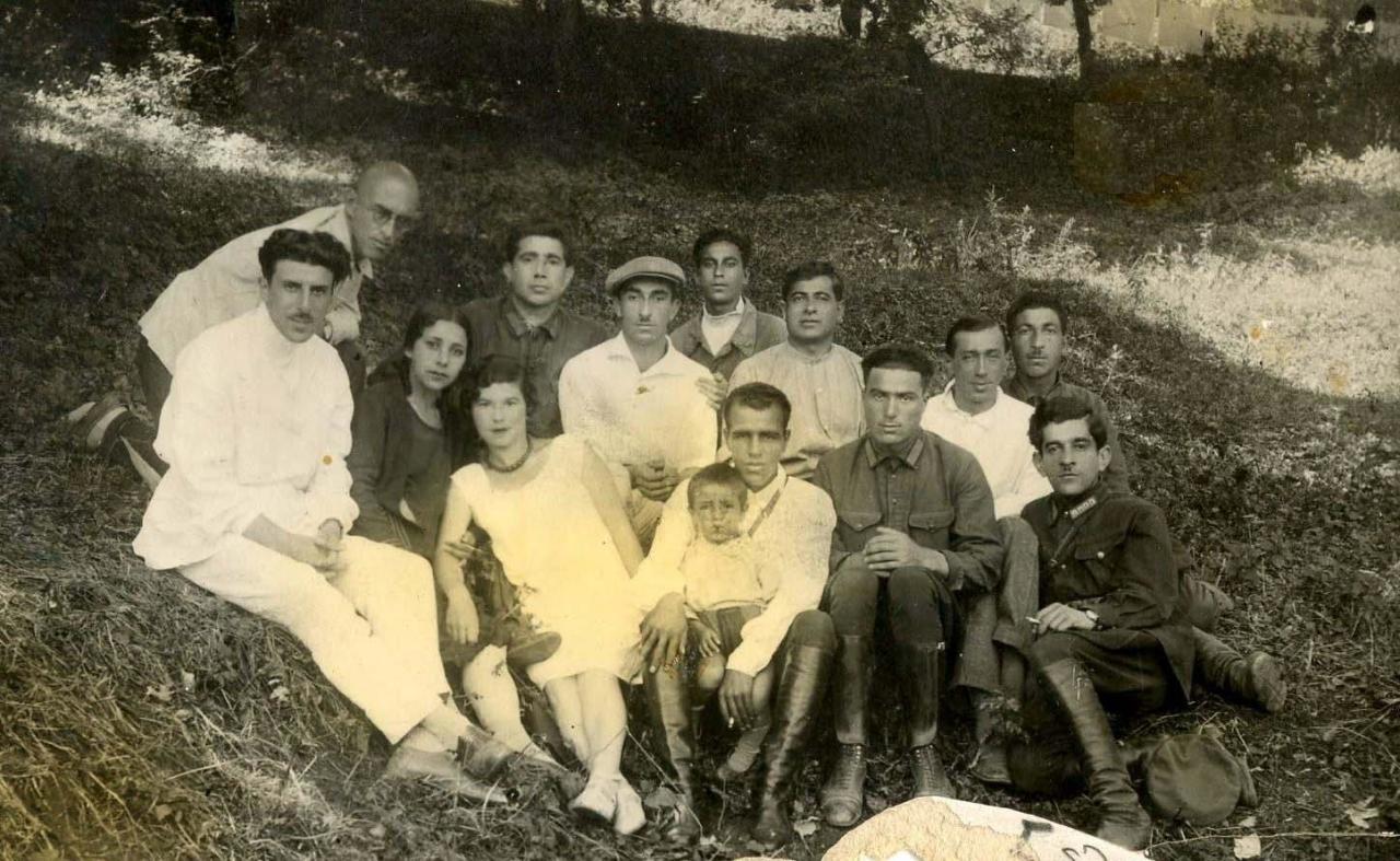 Шах подарил часы, Родина – ссылку, народ – память…