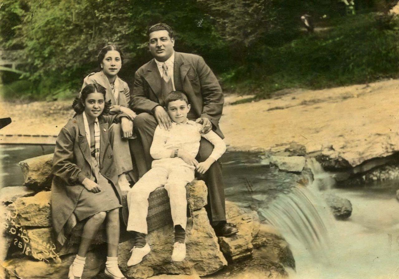 Шах подарил часы, Родина – ссылку, народ – память…