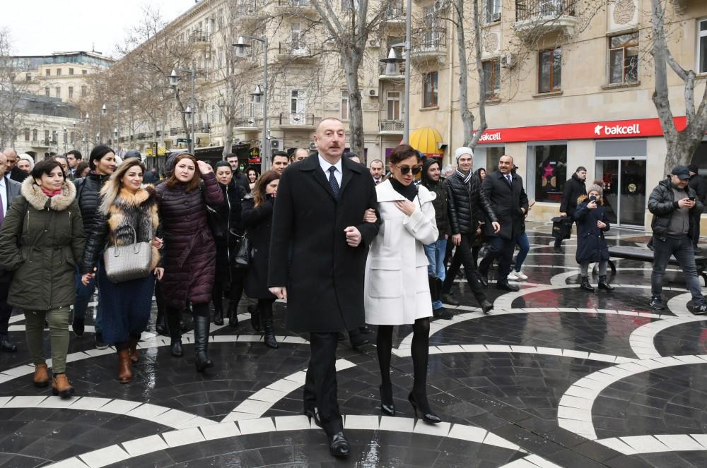 Президент Азербайджана Ильхам Алиев и Первая леди Мехрибан Алиева приняли участие во всенародных празднествах по случаю Новруза