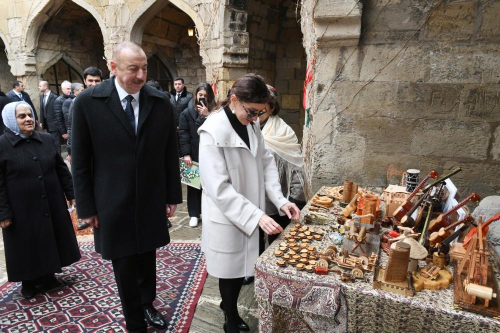 Президент Азербайджана Ильхам Алиев и Первая леди Мехрибан Алиева приняли участие во всенародных празднествах по случаю Новруза