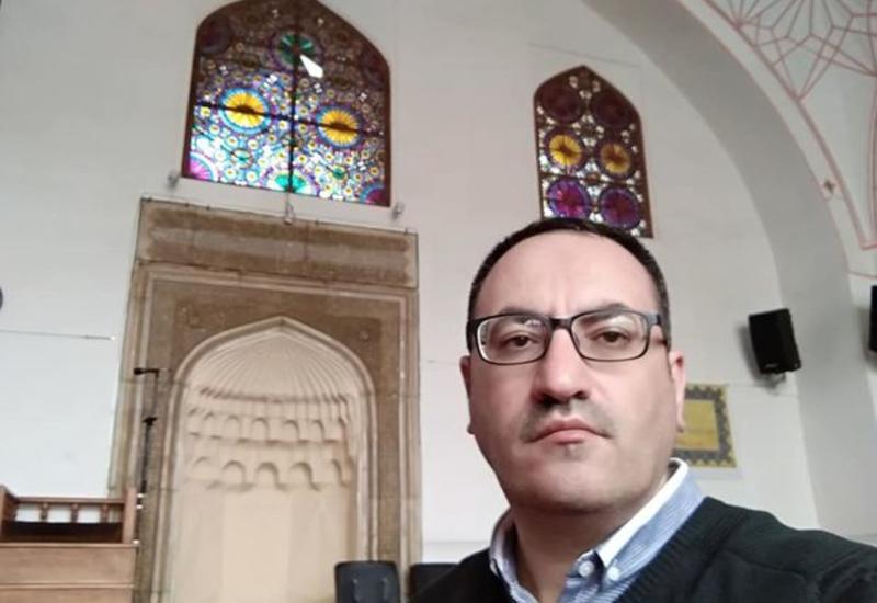 Azərbaycanlı deputat Yerevandakı Göy Məsciddə