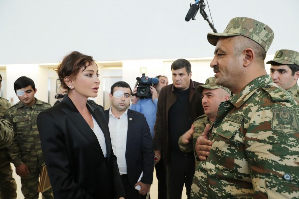 Первый вице-президент Мехрибан Алиева встретилась с военнослужащими, которых обеспечили высокотехнологичными протезами
