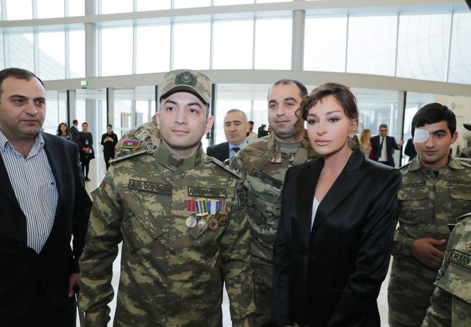 Первый вице-президент Мехрибан Алиева встретилась с военнослужащими, которых обеспечили высокотехнологичными протезами