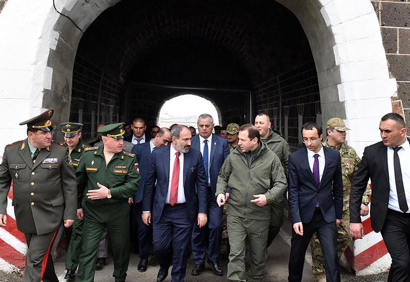 Пашинян "проинспектировал" российскую базу в Гюмри