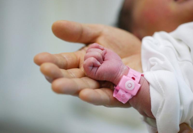 Родился десятимиллионный житель Азербайджана