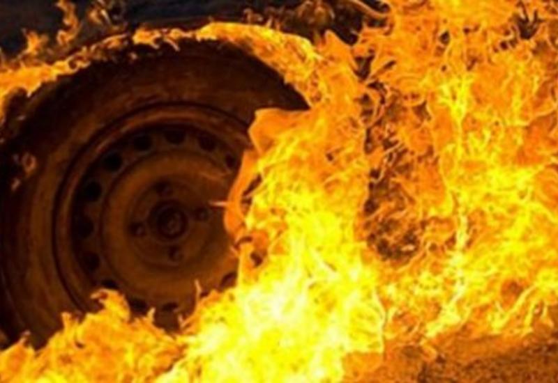 Женщина в последний момент спасла детей из горящей машины