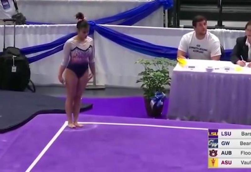 Гимнастка исполнила прыжок и сломала обе ноги при приземлении