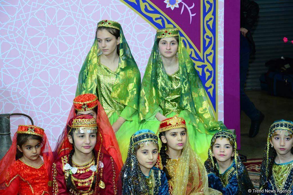 В Баку открылась выставка «Весенние радости»