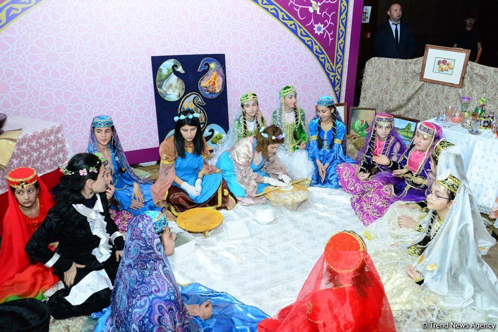 В Баку открылась выставка «Весенние радости»