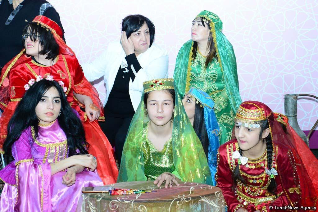 В Баку открылась выставка «Весенние радости»