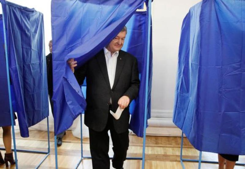 Порошенко отказался уходить из политики