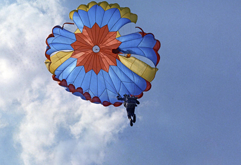 Парашютист чуть не погиб из-за мощных порывов ветра