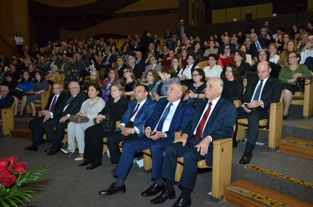 В Баку отметили 80-летие видного кинорежиссера Тофига Исмайлова