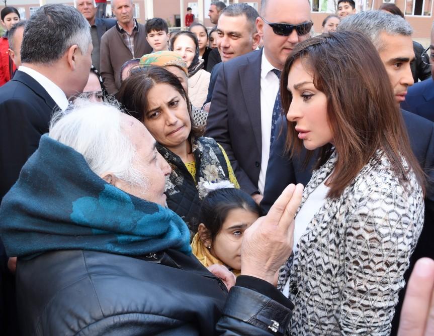 Первый вице-президент Мехрибан Алиева встретилась с вынужденными переселенцами