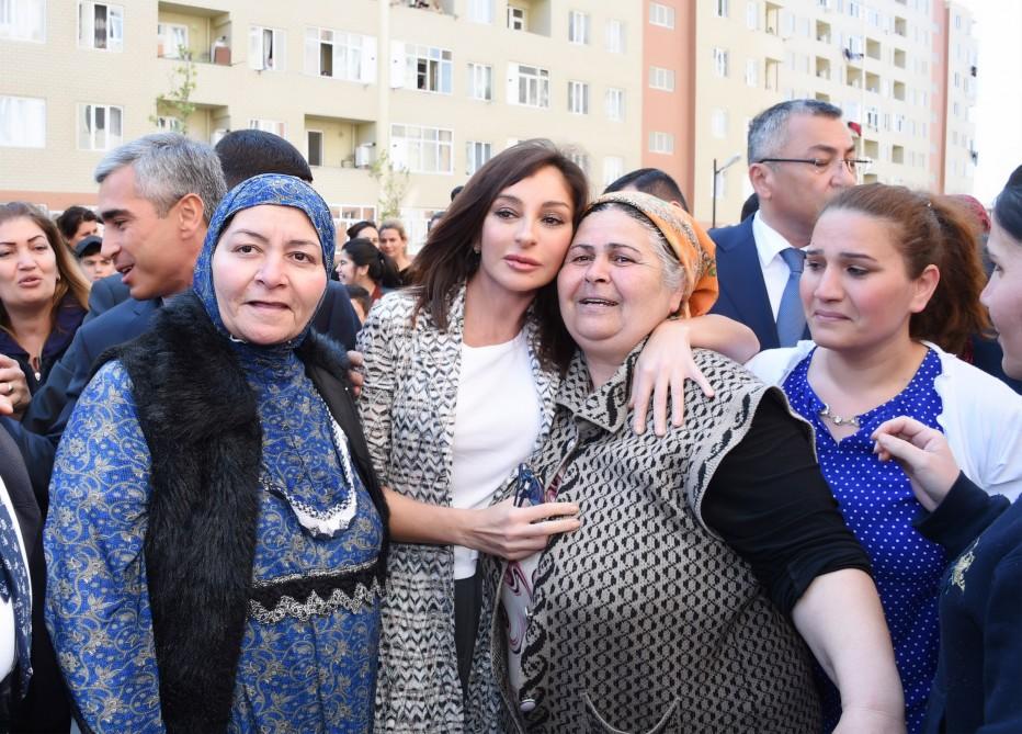Первый вице-президент Мехрибан Алиева встретилась с вынужденными переселенцами