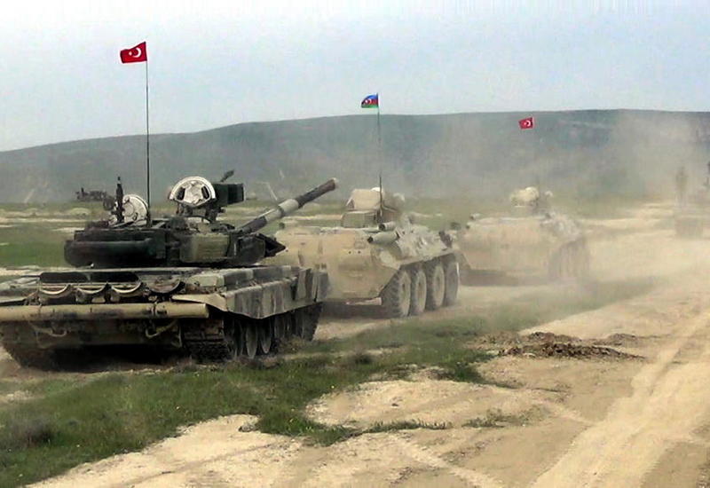 Армяне и Тарасов напуганы учениями в Нахчыване