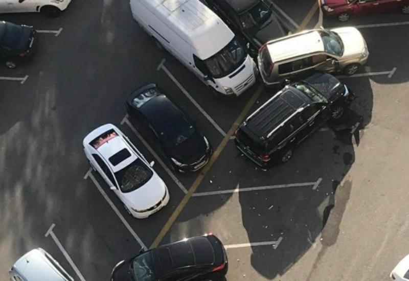 Стало известно имя водителя, протаранившего 12 автомобилей в Баку