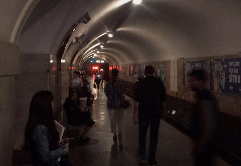 Четыре станции бакинского метро остались без света