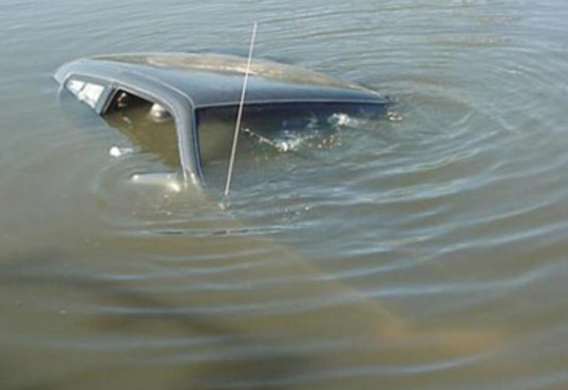 Avtomobillə "Vayxır" gölünə düşən ər-arvadın meyitləri tapılıb