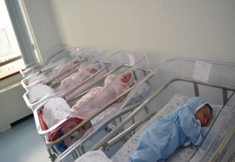 Сколько детей родилось в Азербайджане с начала года?