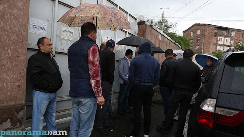 Армяне соскучились по "революции"