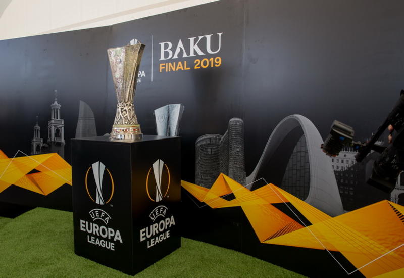 Легендарный кубок Лиги Европы UEFA прибыл в Гянджу