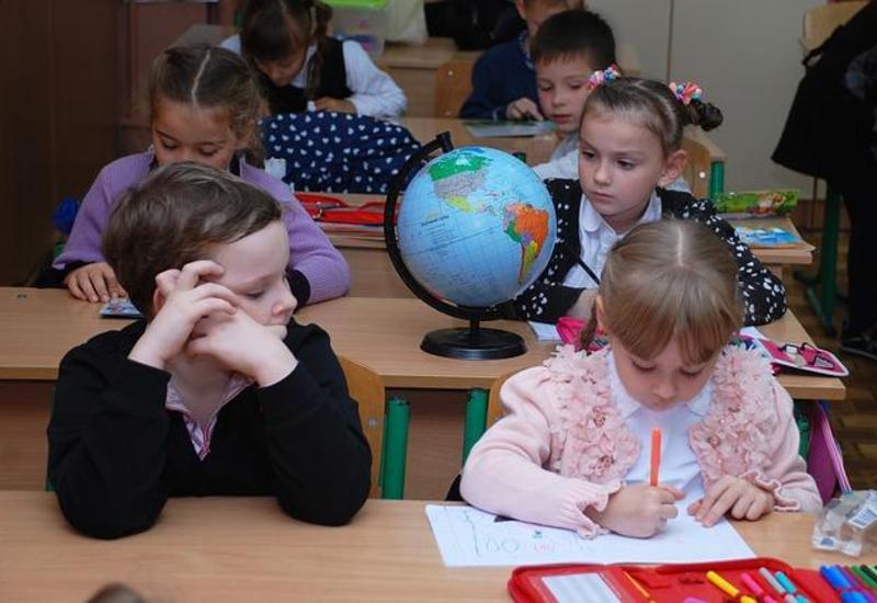 Ученые: Сидеть с кривой спиной полезно для здоровья