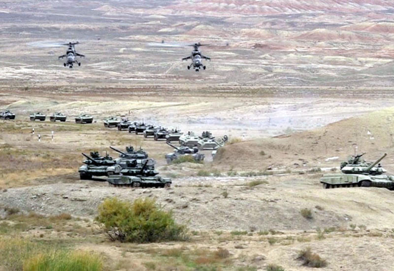 Азербайджан проводит широкомасштабные военные учения