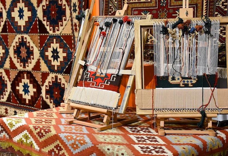В Азербайджане мастерские по производству ковров переходят на местное сырье