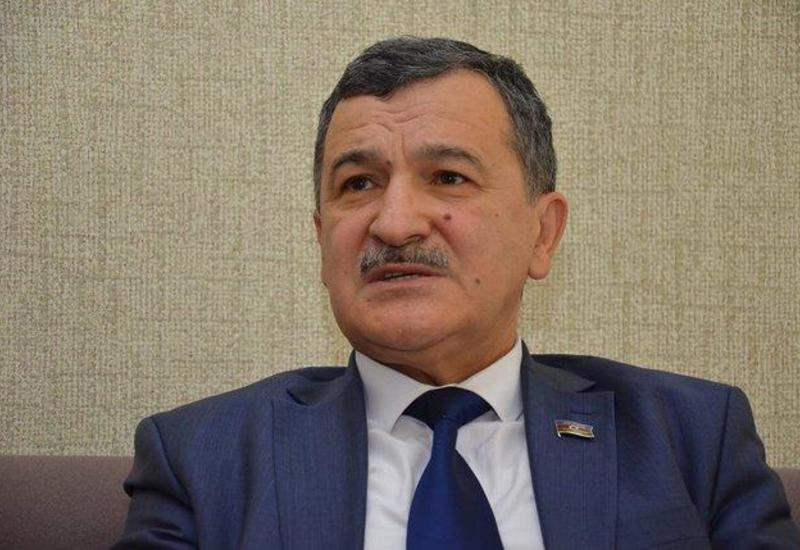 Азербайджанский депутат навестил в больнице правозащитника Огтая Гюльалыева