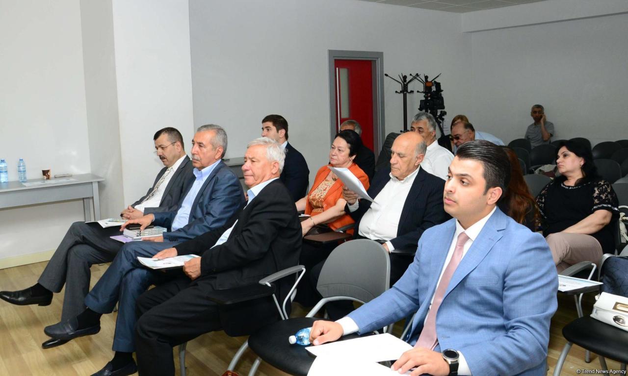 В Баку обсудили модель мультикультурализма на примере защиты прав и сохранения традиций нацменьшинств в Азербайджане