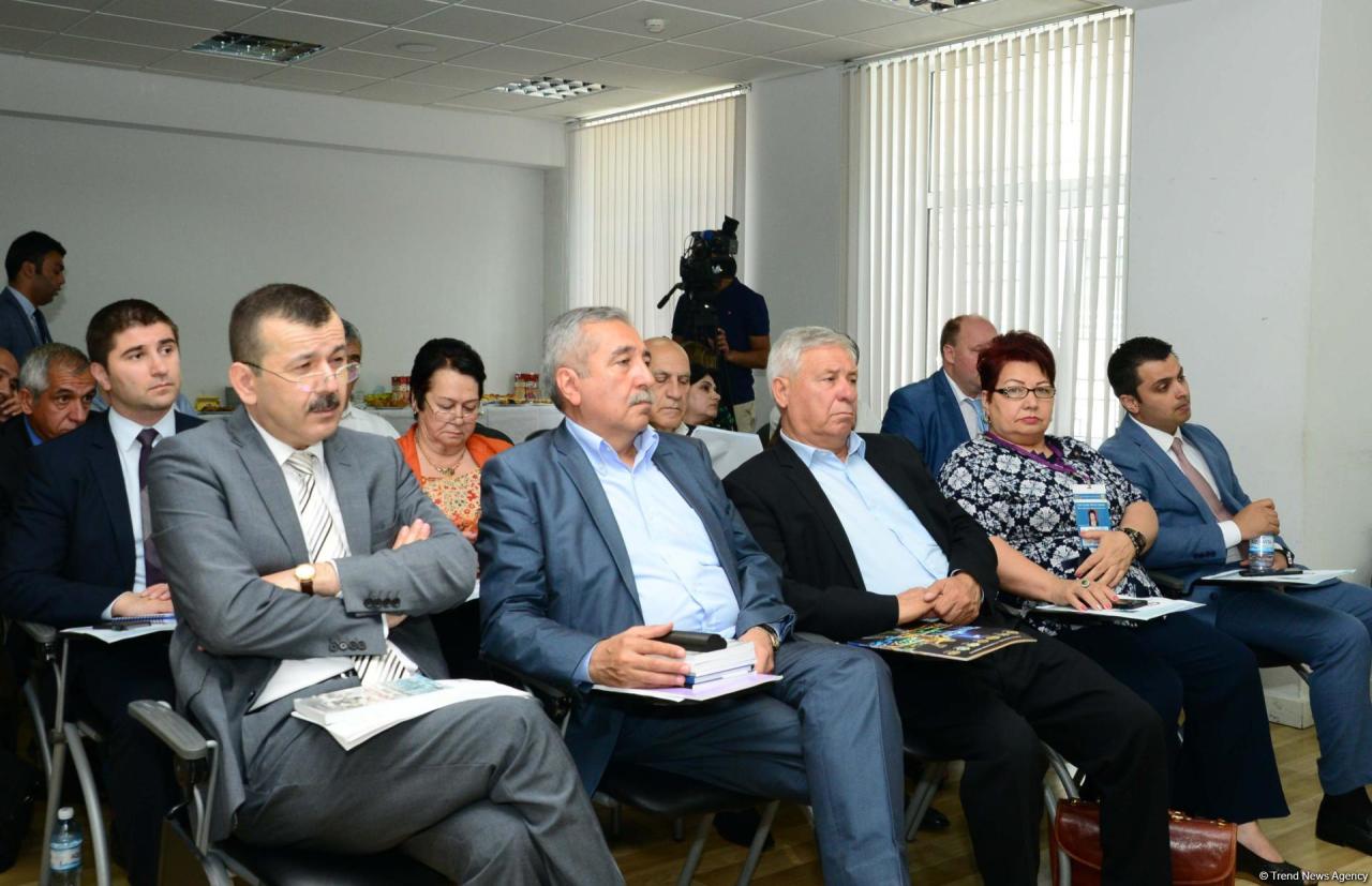 В Баку обсудили модель мультикультурализма на примере защиты прав и сохранения традиций нацменьшинств в Азербайджане