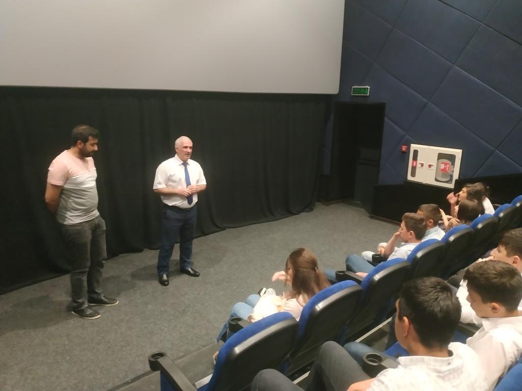 В CinemaPlus Quba презентован документальный фильм "За пределами границ"