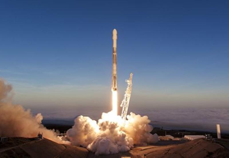 Ракета-носитель Falcon 9 стартовала с космодрома в Калифорнии