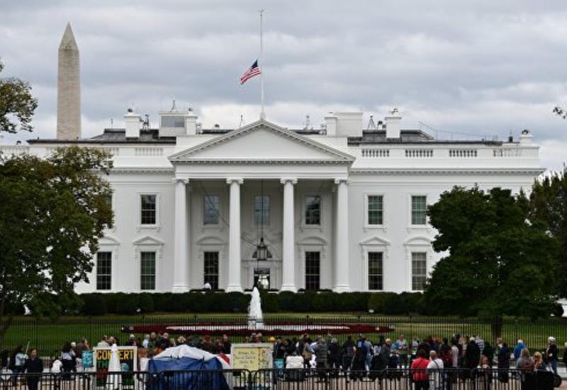 В США задержали мужчину за попытку проникнуть на территорию Белого дома