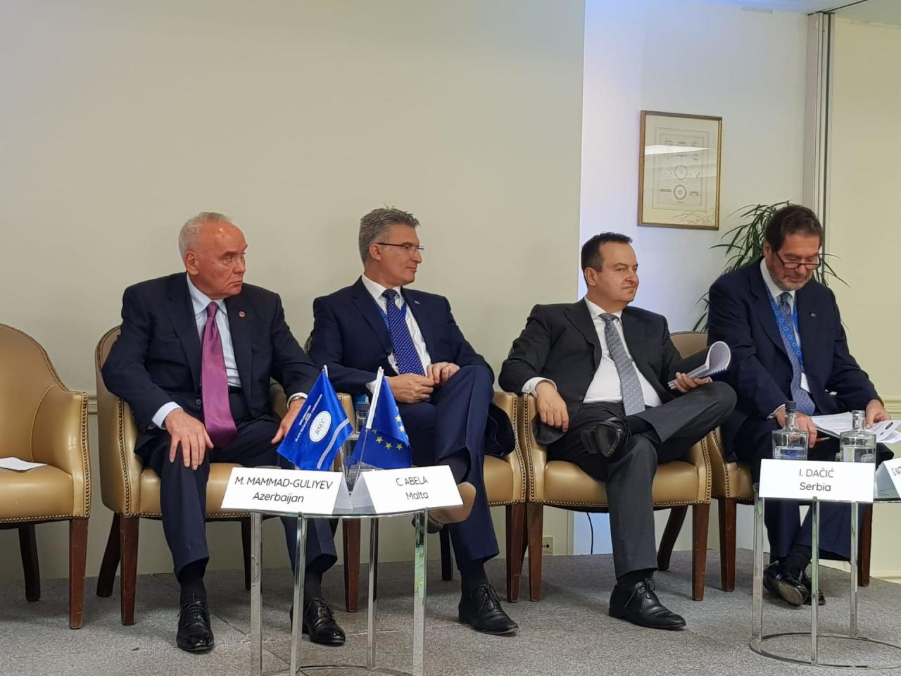 Азербайджан стремится сплотить Европу и Центральную Азию - замминистра