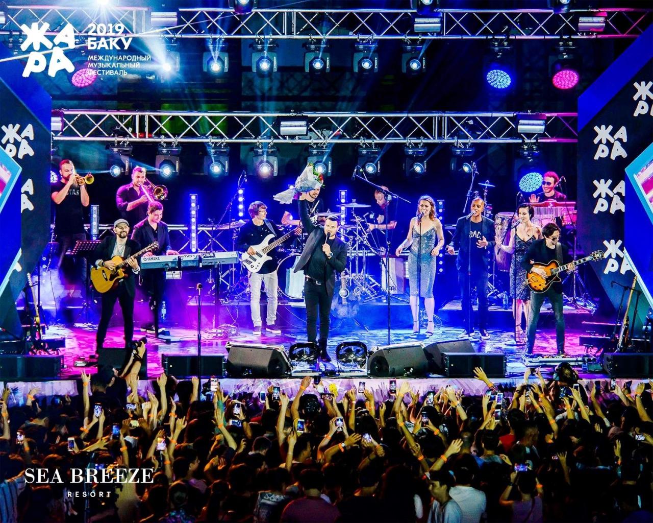 Все звезды на красной дорожке pre-party фестиваля  "ЖАРА 2019" в Баку
