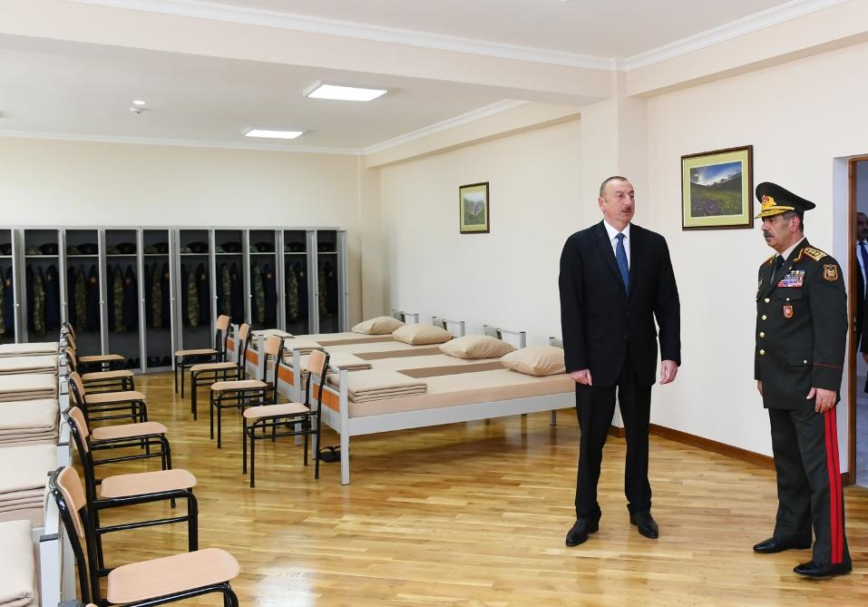 Президент Ильхам Алиев ознакомился с условиями, созданными после реконструкции в Военном лицее имени Джамшида Нахчыванского