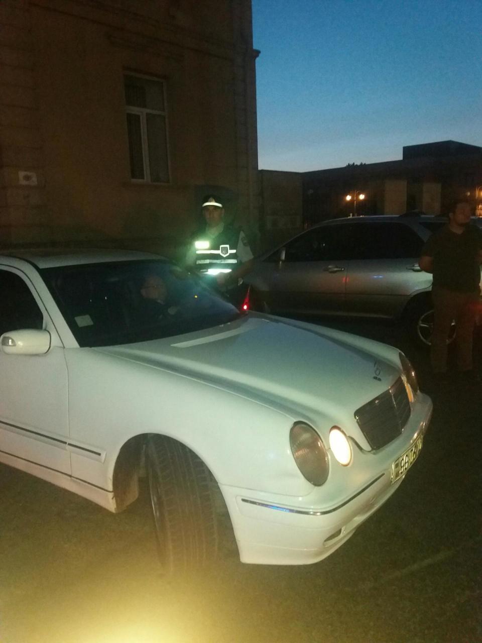 Рейды дорожной полиции в Баку, остановлены десятки автомобилей