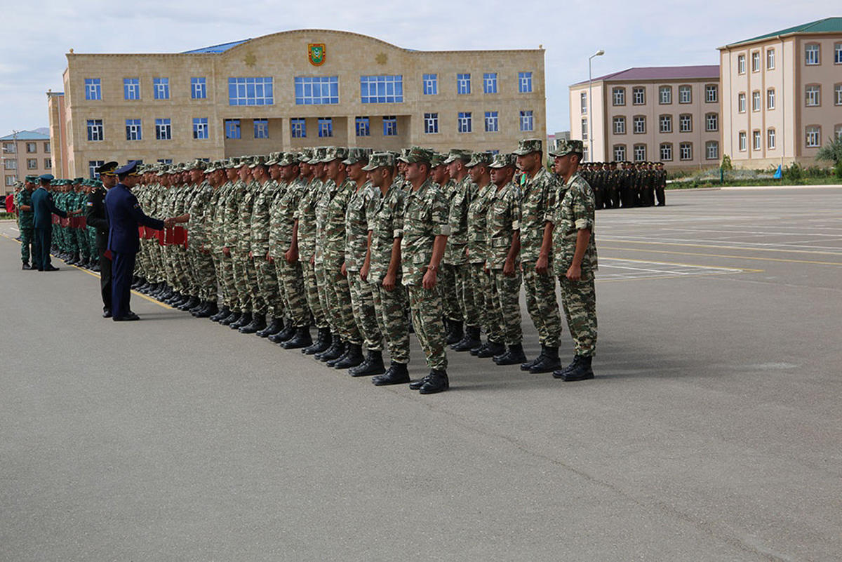 Церемония выпуска в Нахчыванском гарнизоне
