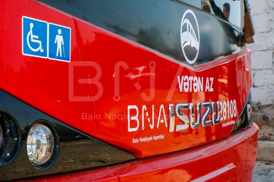 В Баку привезли новые автобусы