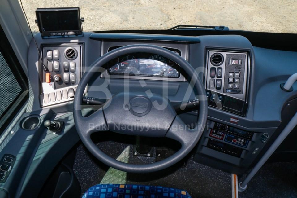 В Баку привезли новые автобусы