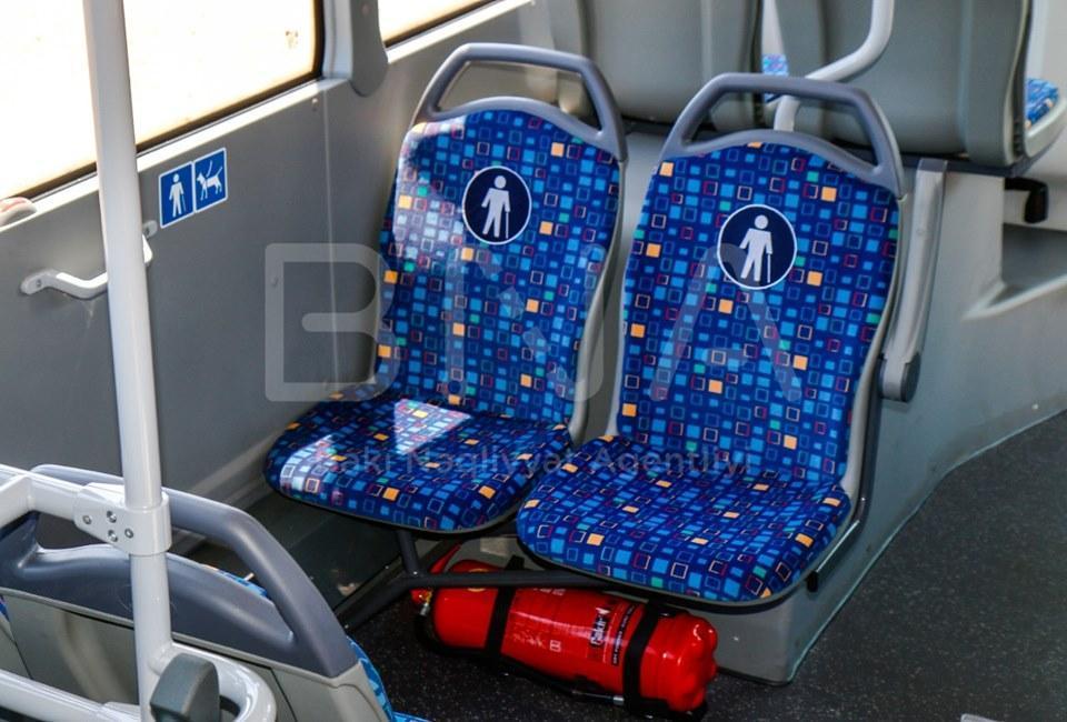 В Баку привезли новые автобусы