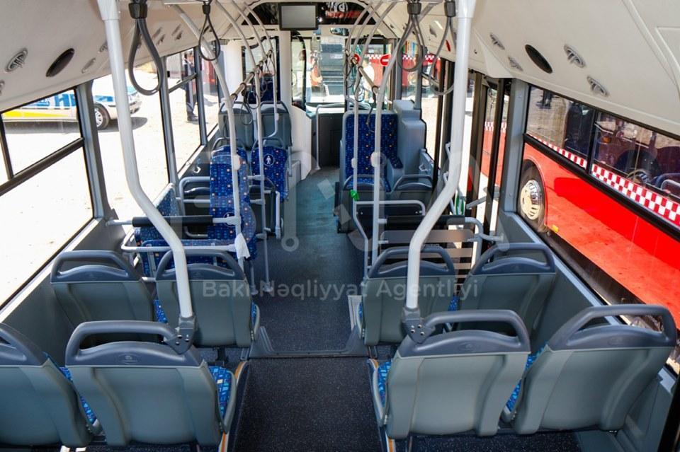В Баку привезли новые автобусы