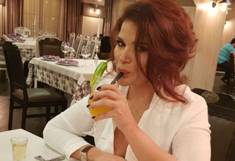 Xumar Qədimova TRANSPARAN GEYİMDƏ - Alt paltarı göründü
