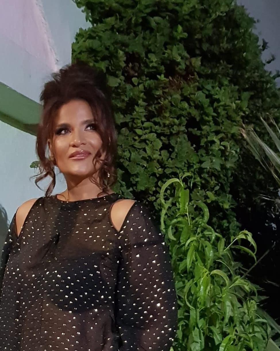 Xumar Qədimova TRANSPARAN GEYİMDƏ - Alt paltarı göründü