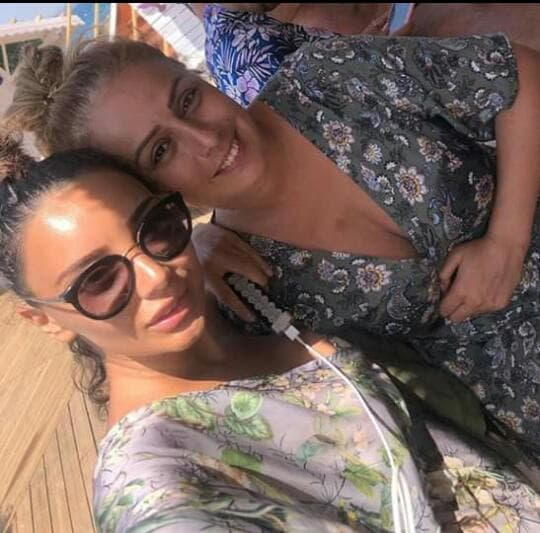 Roza Zərgərli "sponsoru" ilə istirahətdə