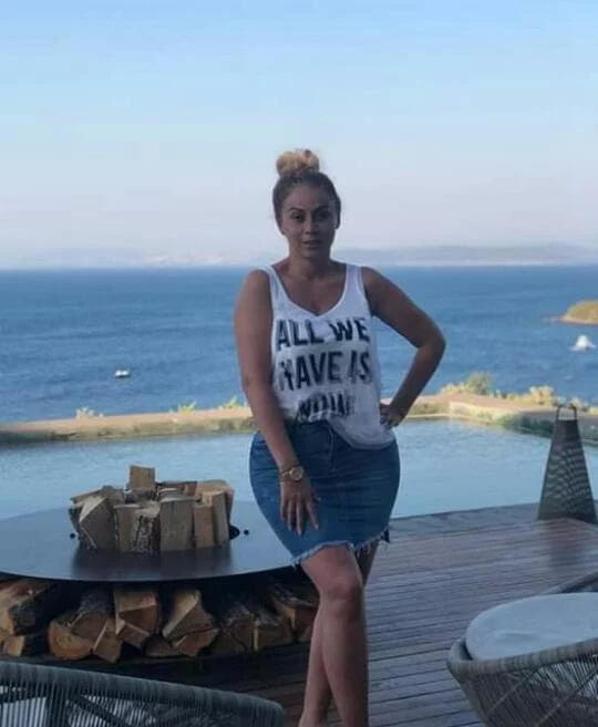 Roza Zərgərli "sponsoru" ilə istirahətdə