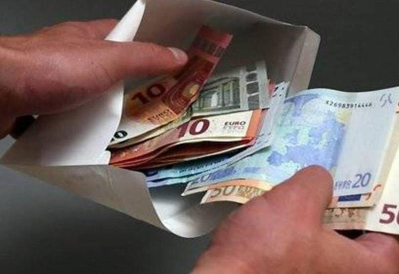 Avropada azərbaycanlıları qarət edən mühacir biznesi: maskaları özləri yırtdılar
