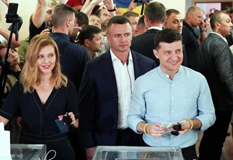 Владимир Зеленский намерен добиться снятия неприкосновенности с депутатов Рады